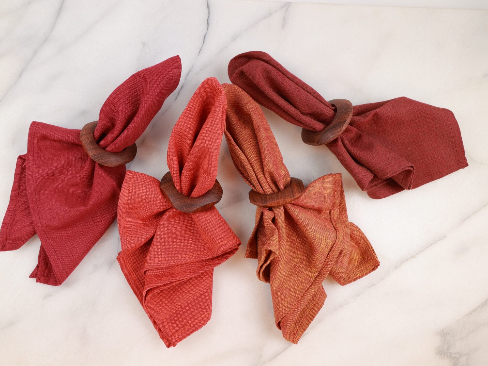 4 thin NRs and 4 red napkins 4 thin NRs and 4 red napkins