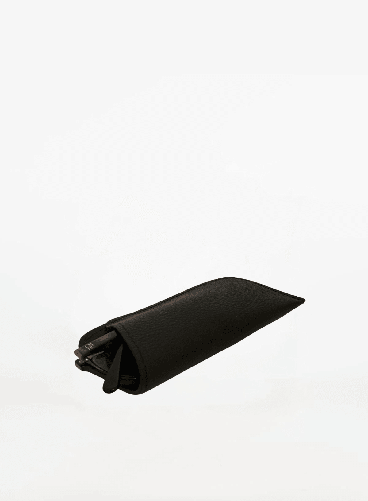 deux mains black leather sunglasses case with glasses inside a corporate gift photo of a black leather sunglasses case with sunglasses inside