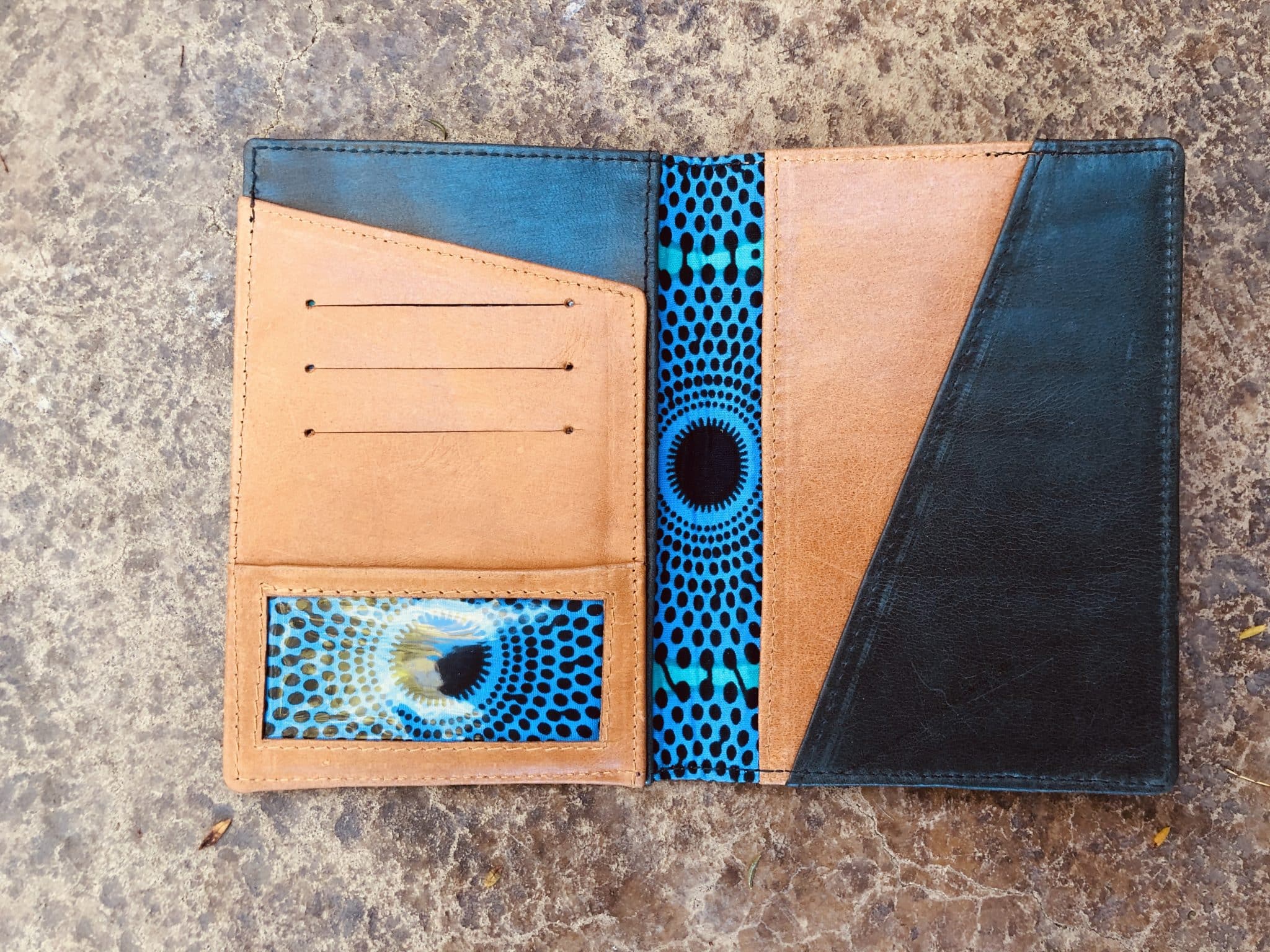 Passport holder 2 leather colors Passport holder 2 leather colors