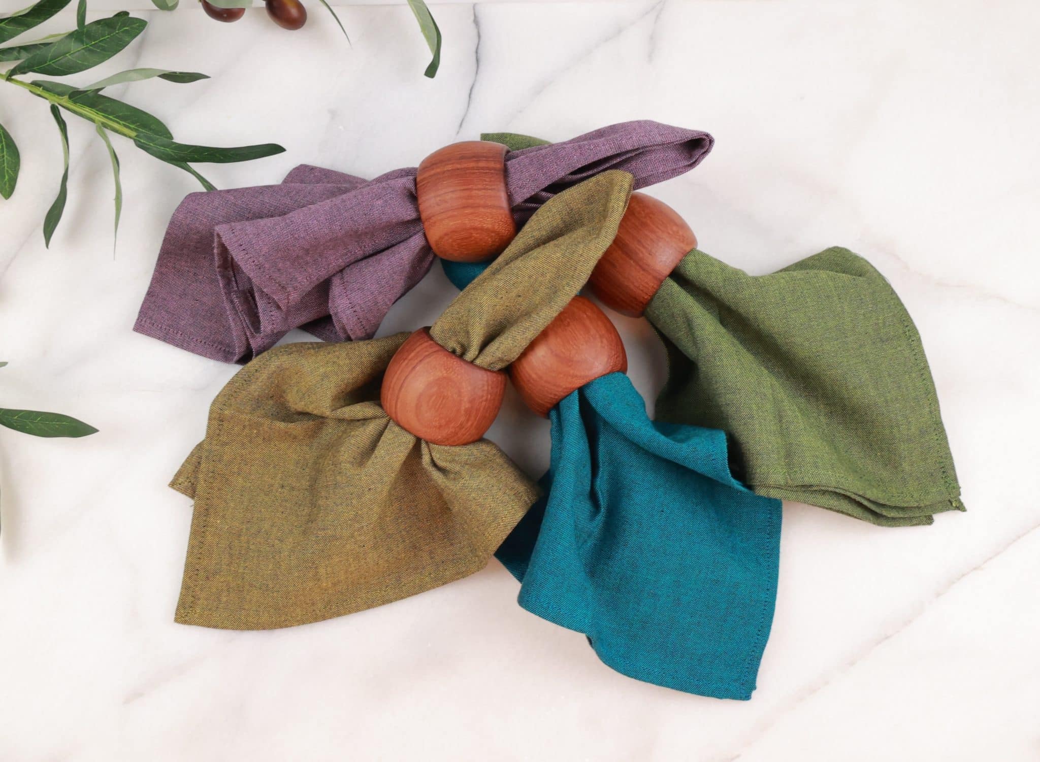 4 napkins x 4 solid thick rings 4 napkins x 4 solid thick rings